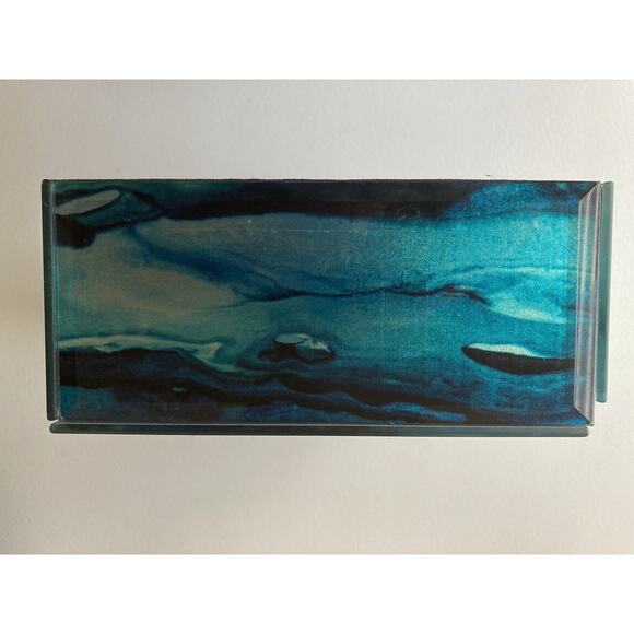 Beautiful Jewelry/Storage Box With Glass Finish - Picture 1 of 7